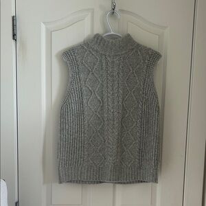 MGray Sleeveless Knit Top